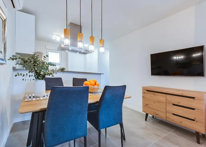 Casa Tumry * دينايا